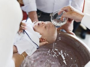 O real motivo pelo qual os protestantes não batizam as crianças
